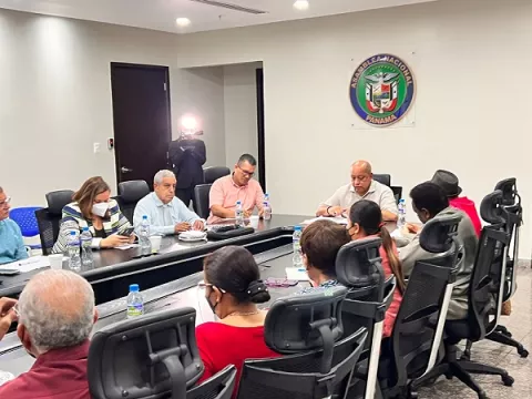 Presidente de la Asamblea sostiene reunión con Conato y el rector de la Universidad de Panamá