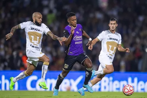Mazatlán con Edgar Yoel Bárcenas empata  ante Pumas de Dani Alves