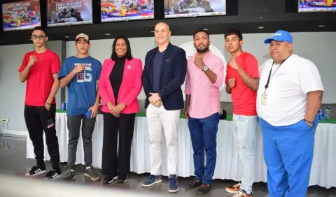 Boxeo aficionado en el Hipódromo Presidente Remón