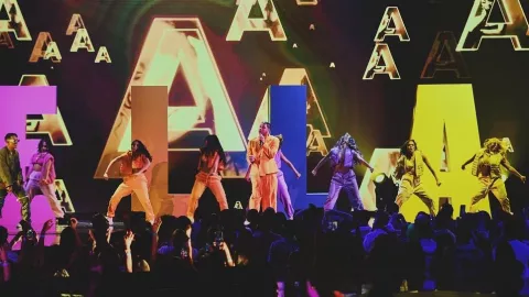 'Boza' se lució en la tarima de los Premios Juventud 2022