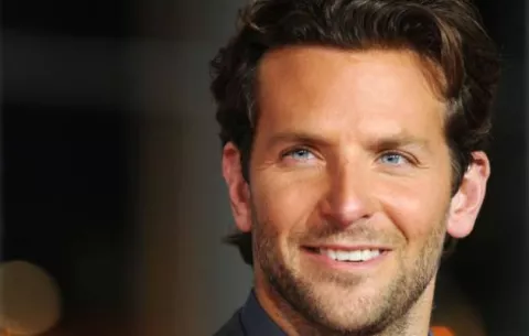 Bradley Cooper tendría un romance con Huma Abedin, la asesora de Hillary Clinton