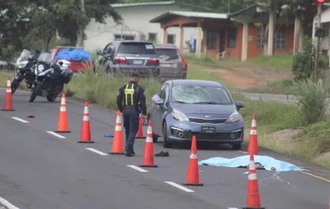 Hombre es atropellado al intentar cruzar la vía Interamericana en el distrito de Capira 