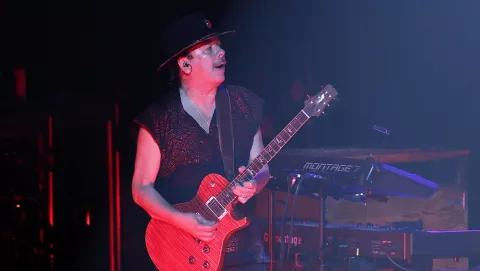 Carlos Santana cumple 75 años, el latino que borró las fronteras del 'rock'