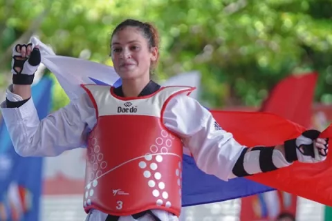 Carolena Carstens dio oro a Panamá en  taekwondo en los Bolivarianos