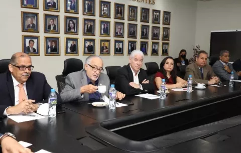 Crispiano Adames responde a críticas contra la Asamblea y recomienda 'sacrificio compartidos'