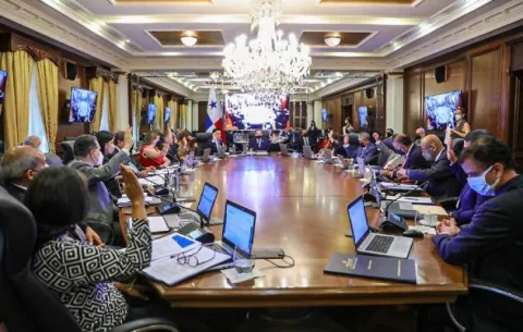 Plan de austeridad del Gobierno incluye reducción del 10% de la planilla estatal, viáticos, dieta y otros beneficios