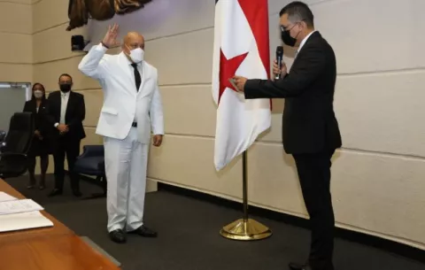 Crispiano Adames se reelige en la presidencia de la Asamblea Nacional; diputados de CD reiteraron su respaldo