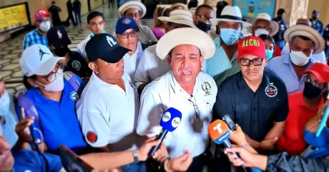 Anadepo logra primer acuerdo con el Gobierno, pero la huelga continúa