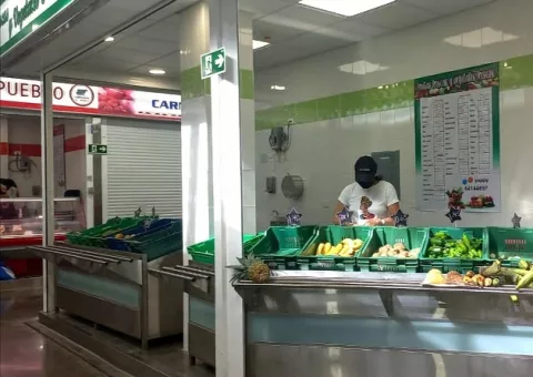 A Merca Chitré llegaron dos contenedores con frutas y verduras