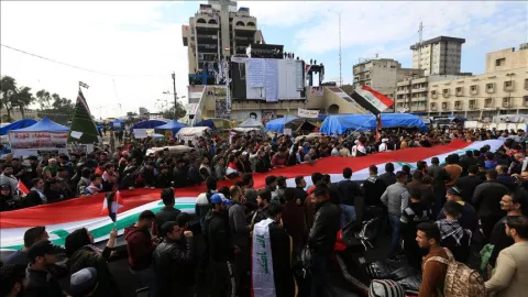 Manifestantes se toman el Parlamento en Irak contra designación de primer ministro