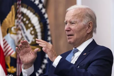 Joe Biden vuelve a dar positivo para covid-19 aunque no tiene nuevos síntomas