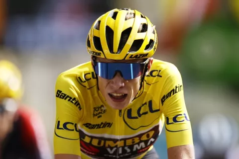 Danés Jonas Vingegaard cerca de levantar el título en el Tour de Francia