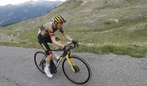 Jonas Vingegaard es nuevo líder del Tour y humaniza a Pogacar que promete venganza