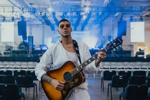 Manuel Medrano estará en Panamá con su gira 'Eterno' el próximo mes