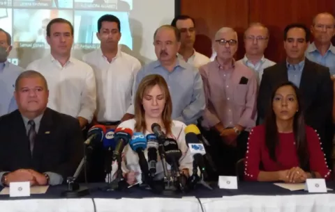 Cámara de Comercio: Decisiones de la Mesa del Diálogo carecen de sustento técnico y responden a capricho ideológico