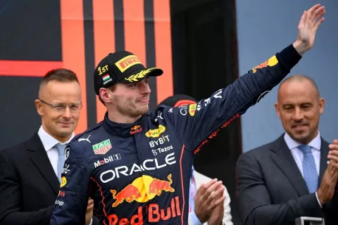 Max Verstappen afianza su liderato  en la Fórmula Uno