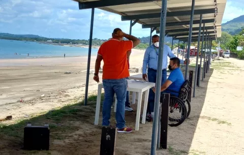 Buscan mejorar acceso a playas para personas con movilidad reducida en Panamá Oeste