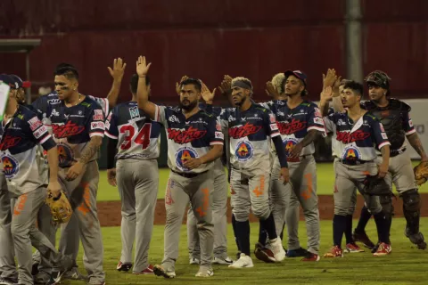Panamá Metro a un partido de barrer a Chiriquí y coronarse en el béisbol mayor