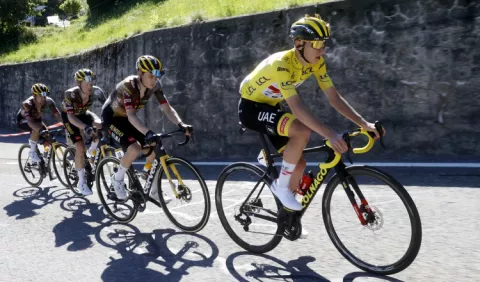 Tadej Pogacar,  no cede terreno en el Tour de Francia