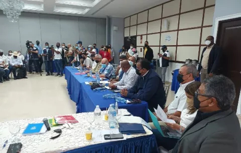 ¡Último! Gremios magisteriales reunidos en Santiago de Veraguas decretan huelga indefinida