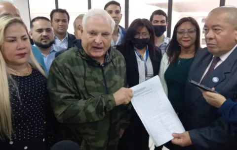Ricardo Martinelli presentó su precandidatura independiente a la Presidencia de la República 2024