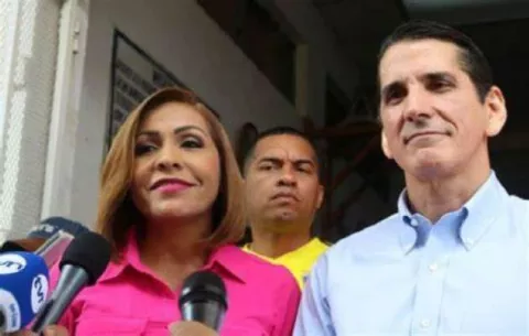 Rómulo Roux vuelve a perder ante Yanibel Ábrego 
