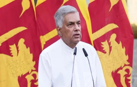 Manifestantes incendian la residencia privada de primer ministro de Sri Lanka