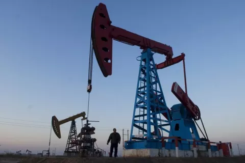 Petróleo de Texas baja un 0.5 % y cierra en 95.78 dólares el barril