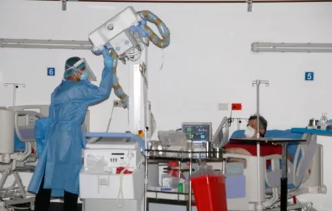 Tratamientos antivirales han disminuido impacto de sintomatología en pacientes con covid-19