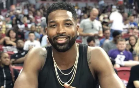 Tristan Thompson fue visto con una mujer en Grecia