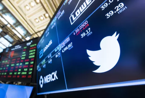 Twitter acusa a Elon Musk de estar dañando sus intereses y generar incertidumbre