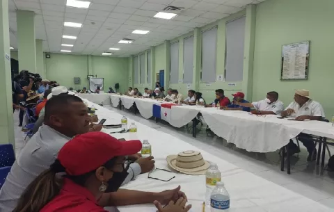 Dirigencia de Anadepo rechaza propuesta de $3.40 y presenta una contrapropuesta sobre el precio del combustible