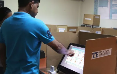 Votación electrónica: Un alto costo para el Estado