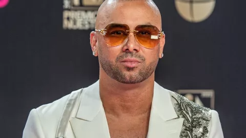 Wisin estrena su nuevo álbum 'Multimillo Vol.1' junto a Los Legendarios