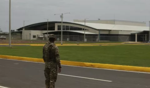 Primer vuelo simbólico para turismo de compra en aeropuerto de Colón