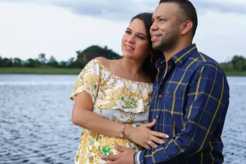 Alejandro Torres y su esposa tendrán otra niña: 'Gracias mi Dios Todopoderoso por esta bendición'