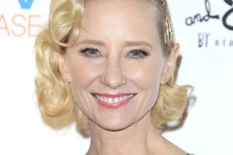 Muere la actriz Anne Heche una semana después de sufrir un accidente de auto