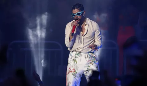 Bad Bunny, Karol G, Becky G y Farruko lideran los Premios Billboard Latinos