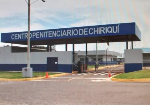 Balean a jefe de custodios del Centro Penitenciario de David  