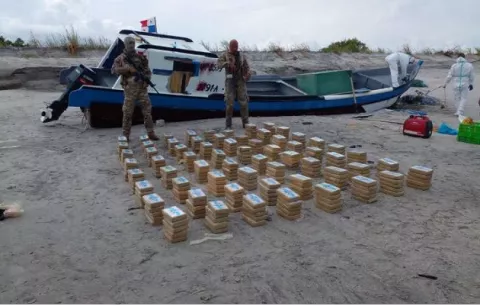 Decomisan 609 paquetes de droga y detienen a dos personas en Punta Chame