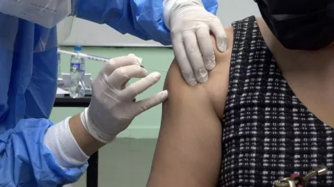 Casos de covid-19 disminuyen en 15% en comparación con hace dos semanas