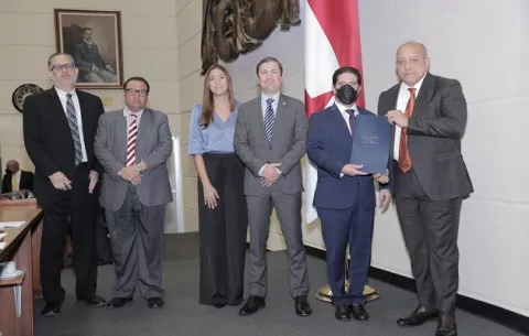 Ministro Federico Alfaro presenta proyecto para derogar leyes sobre incentivos turísticos