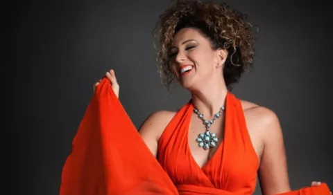 Erika Ender, en la posición número 1 de las listas de música en México por 'Me falta un pecado'