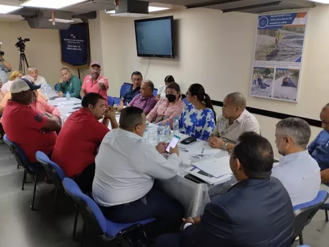   'Parcheos', arreglos de pasos peatonales y dragarán quebrada Fantasma en Colón