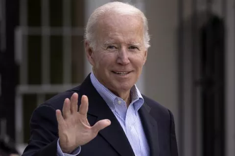 Biden sale de su aislamiento al dar negativo en una segunda prueba de covid