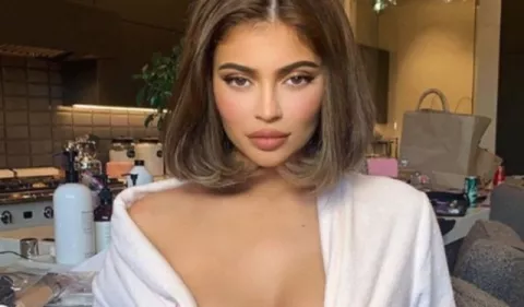 Kylie Jenner, blanco de críticas por no tomar medidas sanitarias en los laboratorios de sus cosméticos