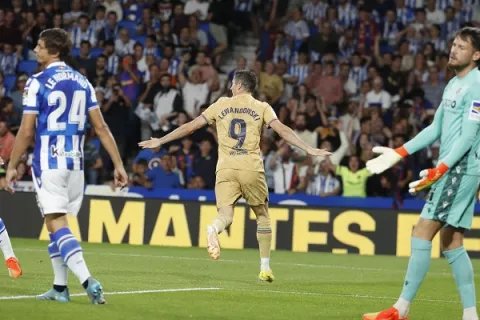 Robert Lewandowski da alegrías y puntos al  FC Barcelona
