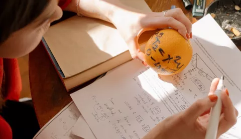  'A reír con las matemáticas' , una obra que busca acercar a las familias a esta ciencia
