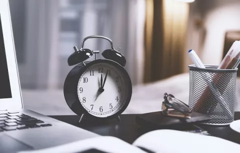 Nueva hipótesis sugiere no es sano quedarse despierto después de medianoche
