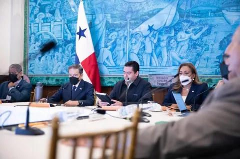 Casas farmacéuticas tratarán de llegar a un acuerdo con el Gobierno en la tarde de este domingo